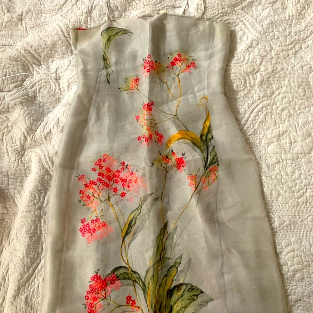 BCBG Maxazria 100% Silk  Dress! Size 6